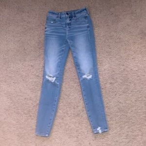 american eagle ripped skinny jeans